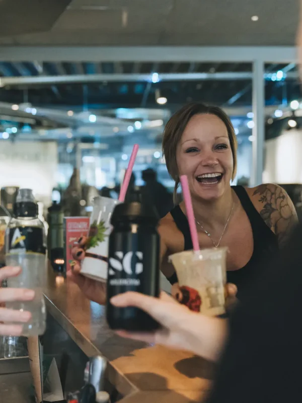 Samen lachen in de lounge van Solidgym